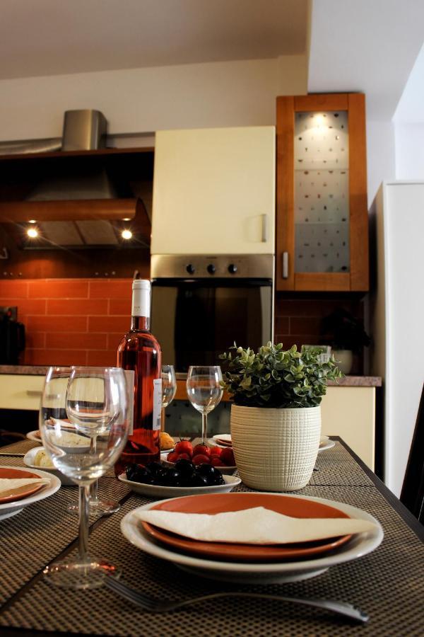 Cozy Poolside Apartment Paphos Ngoại thất bức ảnh