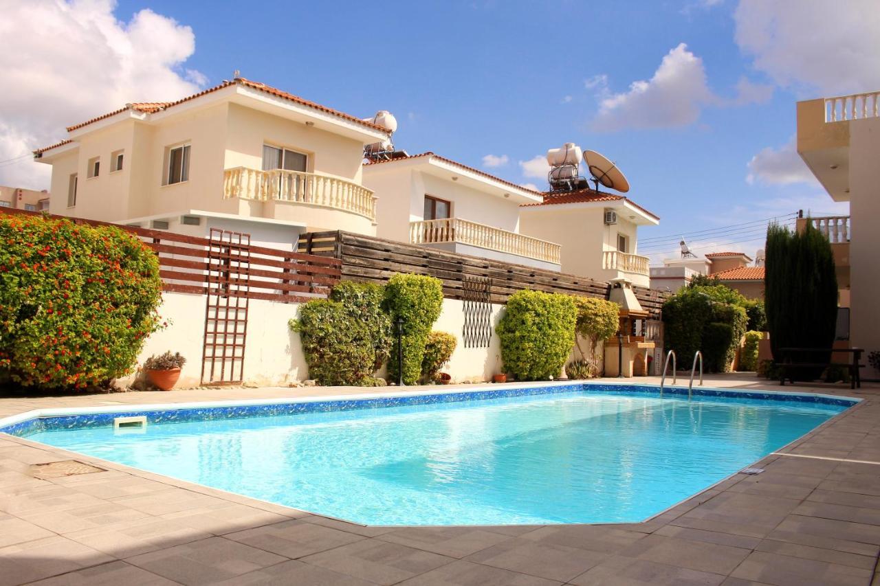 Cozy Poolside Apartment Paphos Ngoại thất bức ảnh