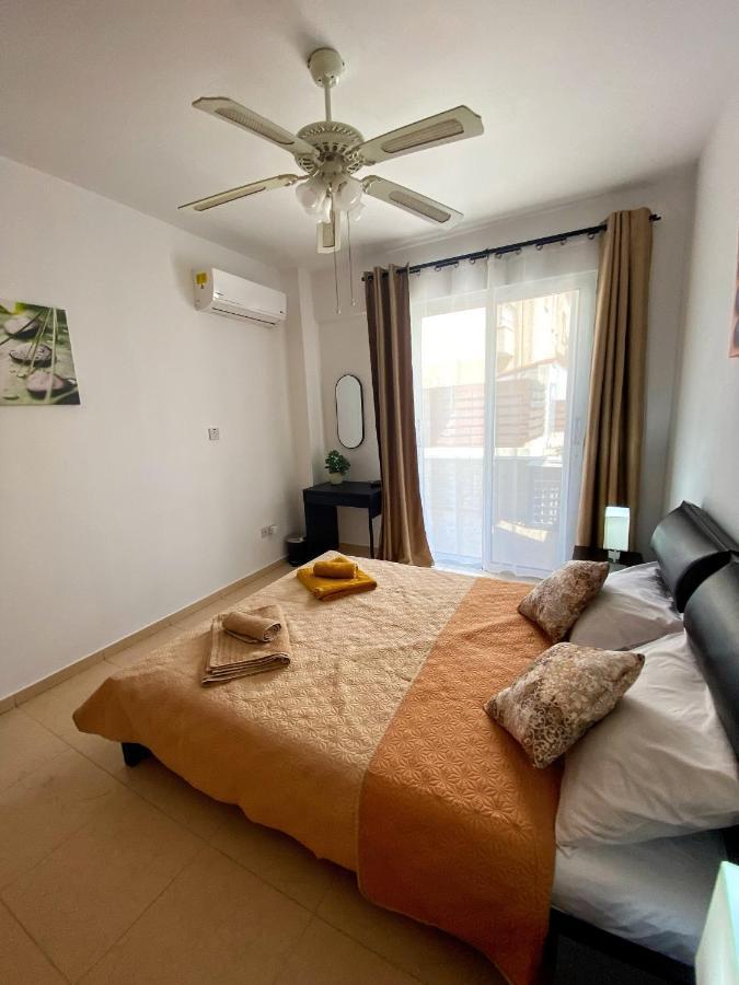 Cozy Poolside Apartment Paphos Ngoại thất bức ảnh