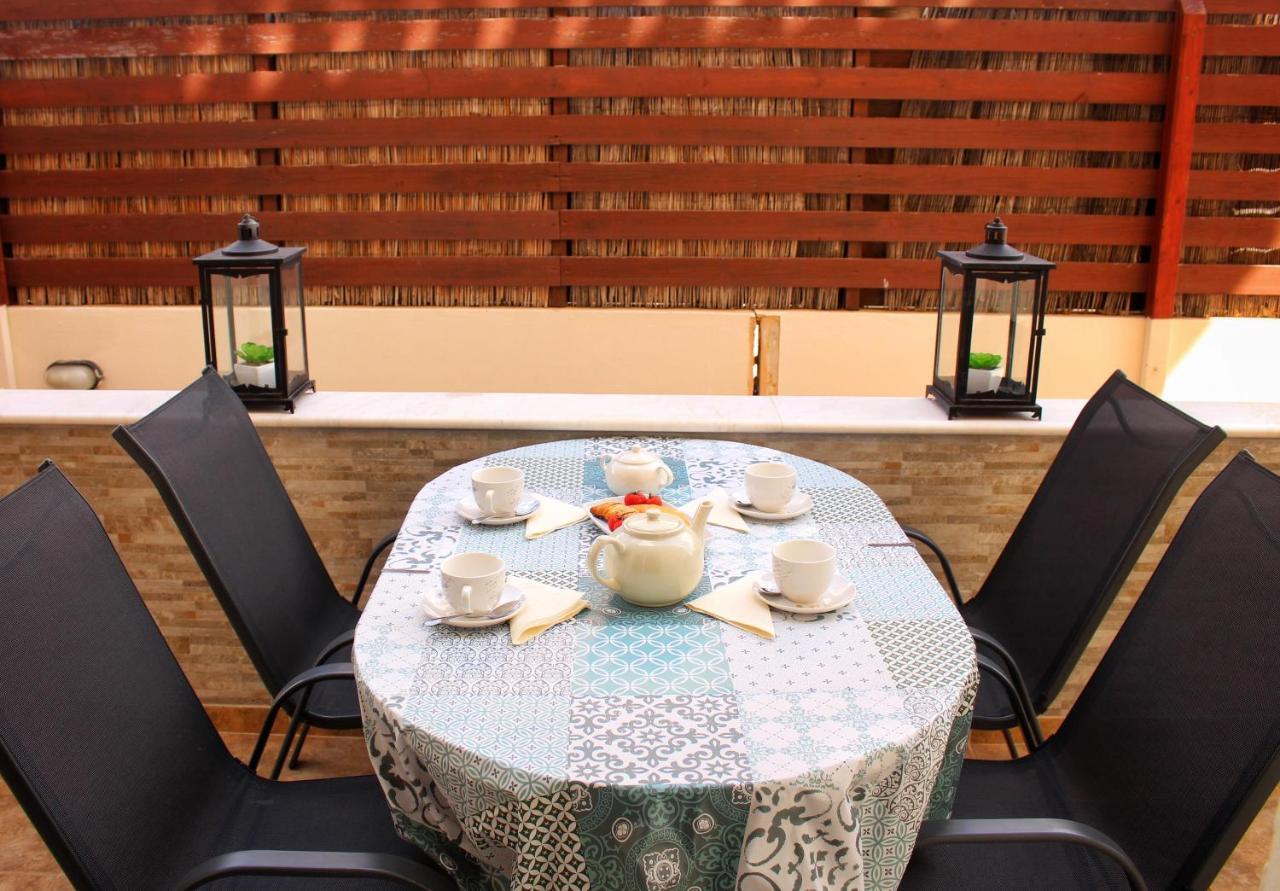 Cozy Poolside Apartment Paphos Ngoại thất bức ảnh